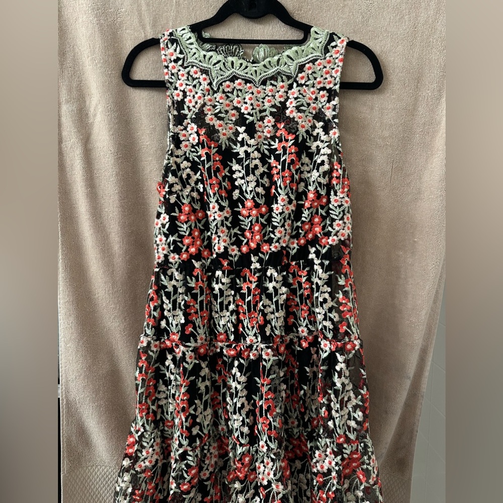 Anthropologie knee length floral embroidered dress
